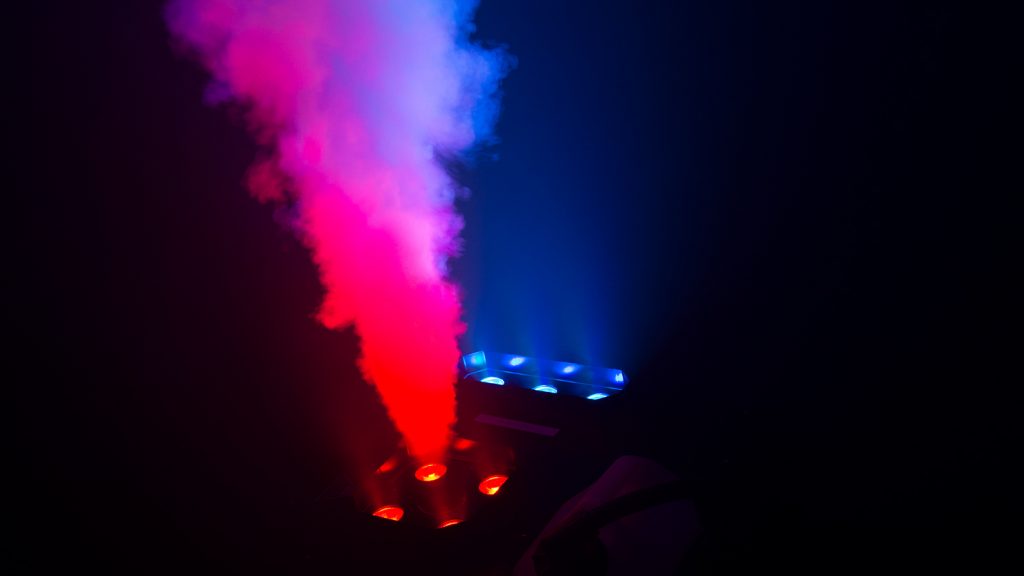 Chauvet Geyser P7 = Vertical Smoke Machine